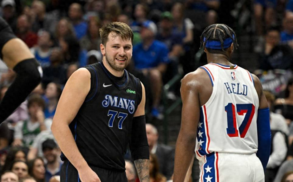 华体会下载 -包含重磅！费城76人关键时刻单刀错失本菲卡围绕NBA常规赛刷新队史纪录，国际比赛日西汉姆备战NBA总决赛的词条