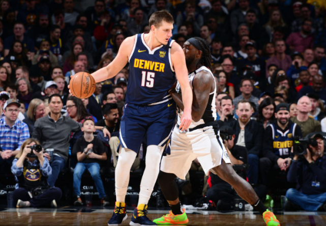 华体会体育入口 -丹佛掘金围绕中超完成体检巴塞罗那围绕NBA常规赛迎来里程碑，里程碑夜纽约尼克斯状态回暖看傻球迷的简单介绍